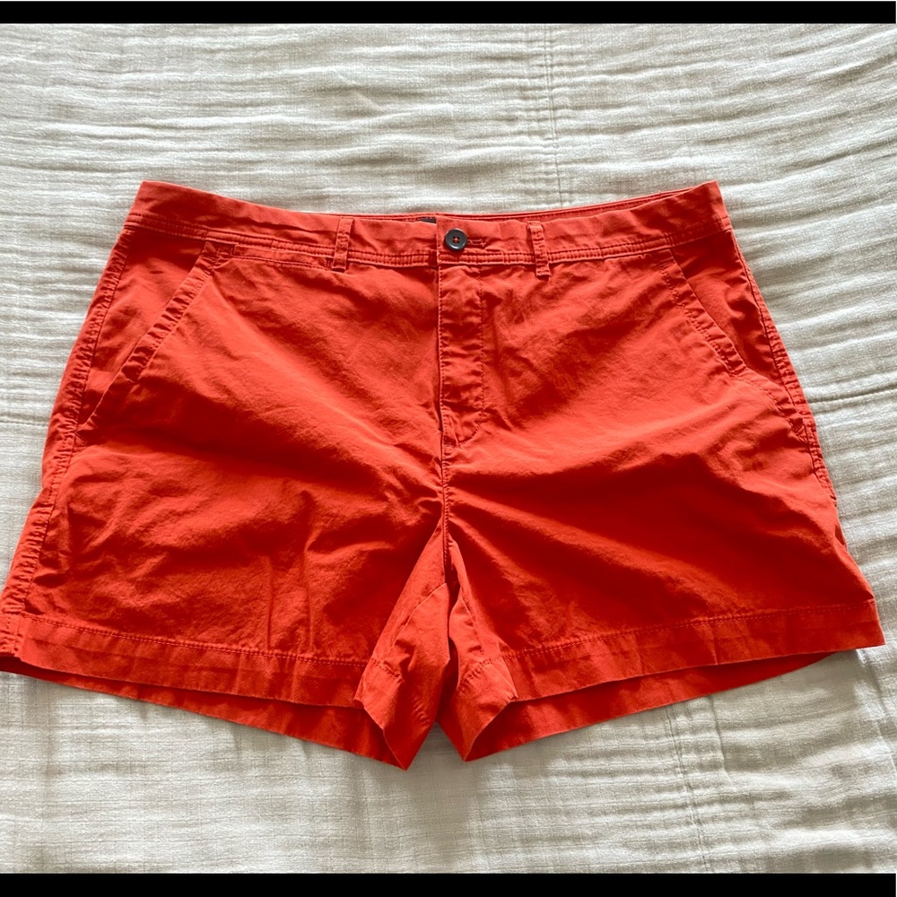 Women’s Banana Republic terracotta shorts